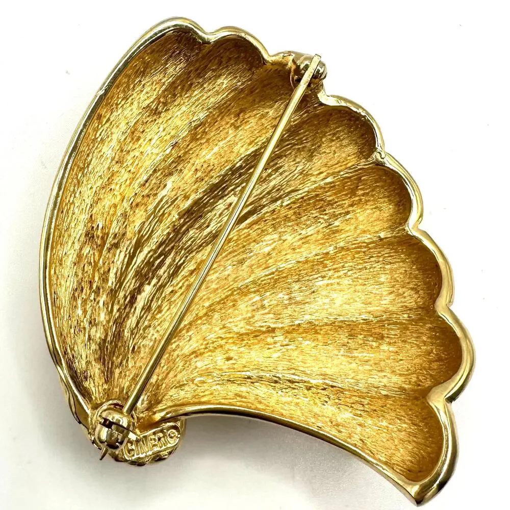 Ciner signed vintage gold tone scalloped abstract shell fan 3D brooch